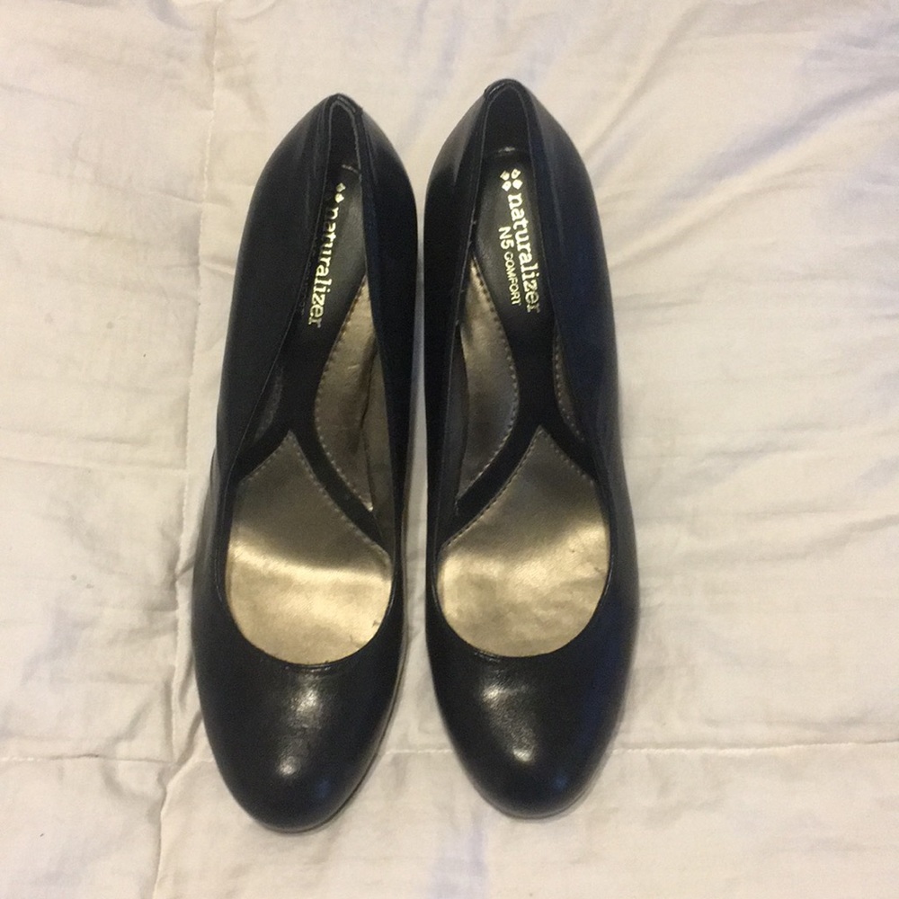 Naturalizer N5 comfort black heels